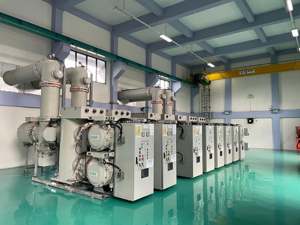 Gas insulated switchgear improving electrical distribution for industrial facilities